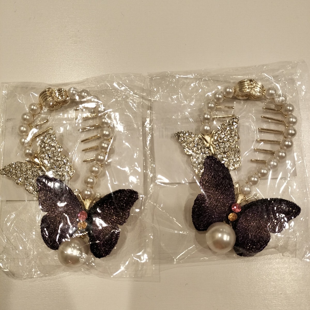2個セット 新品 ヘアクリップ 髪留め 髪飾り ヘアアクセサリー お団子ヘア パール ヘアピン バンスクリップ 紫 パープル バタフライ 蝶拍卖