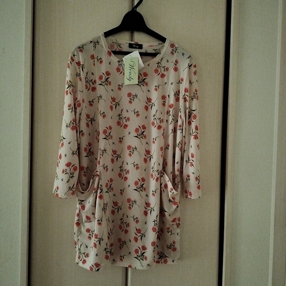 【M~Lサイズ】新品 Wendy 七分袖 チュニック カットソー 関西ファッション連合 レディース トップス ミセス ポケット B507 花柄拍卖