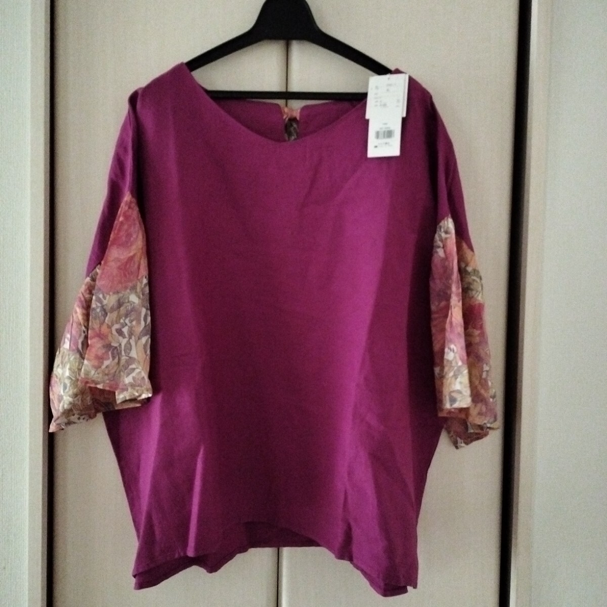 新品タグ付【5L】大きいサイズ ベルメゾン 千趣会 半袖カットソー 麻 レーヨン バックリボン 重ね着にも 体型カバー レディース ミセス ②拍卖