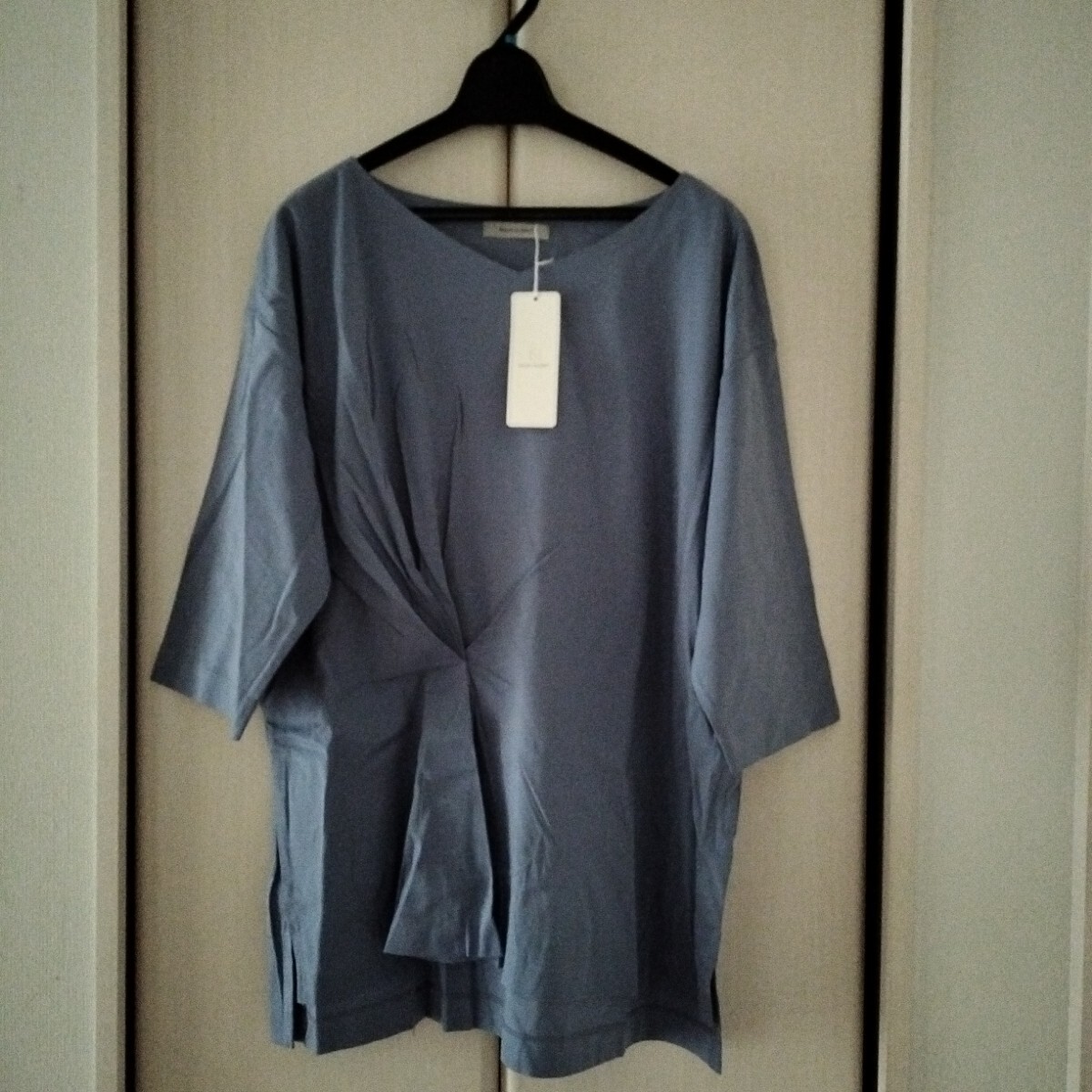 新品タグ付【3L】大きいサイズ NAUW CLOSET ナウクローゼット ベルメゾン 千趣会 五分袖 カットソー Vネック レディース ミセス拍卖