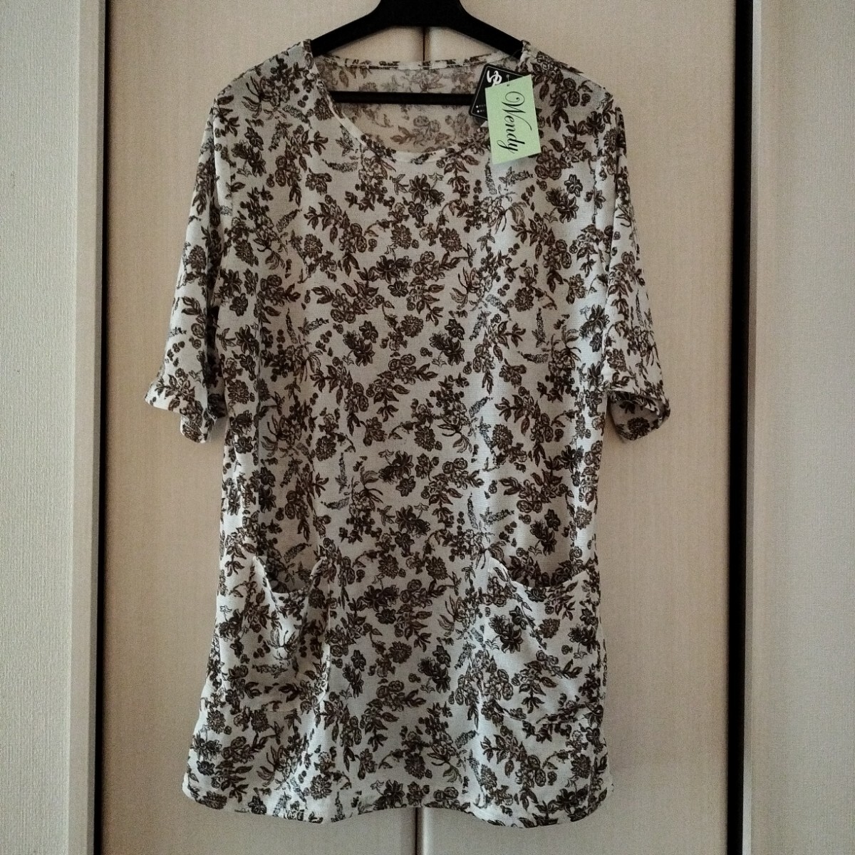 【LLサイズ】新品 Wendy 半袖 チュニック カットソー 関西ファッション連合 レディース トップス ミセス ゆったり ポケット M105 花柄拍卖