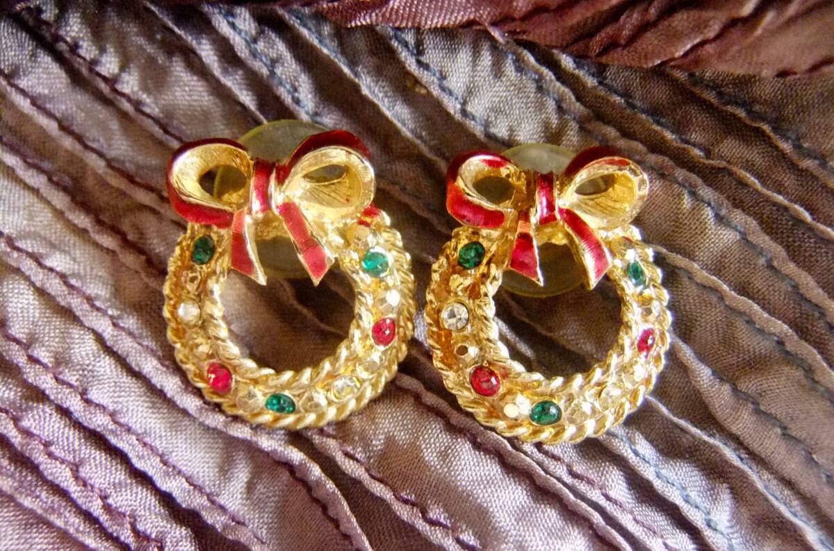 ヴィンテージ:3色ストーン、クリスマスリースのピアス 1-92 拍卖