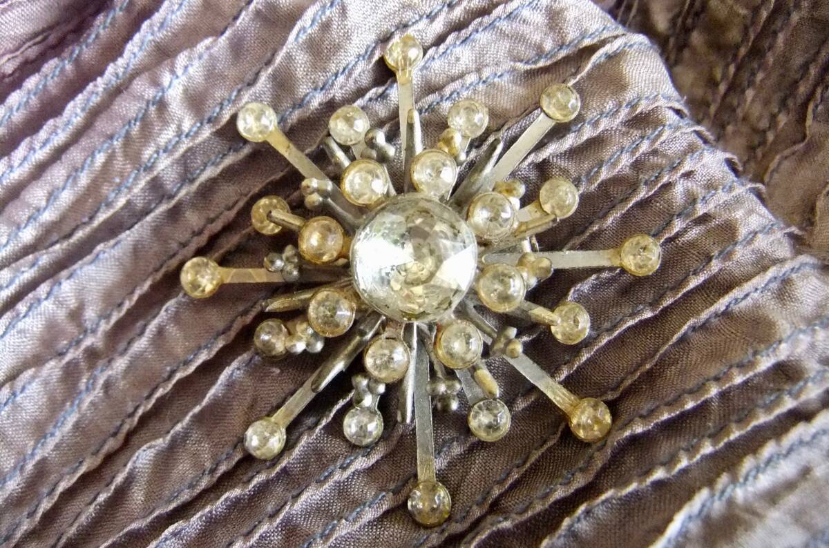 ヴィンテージ:クリアカラーストーン 、雪の結晶のブローチ 1-88 拍卖