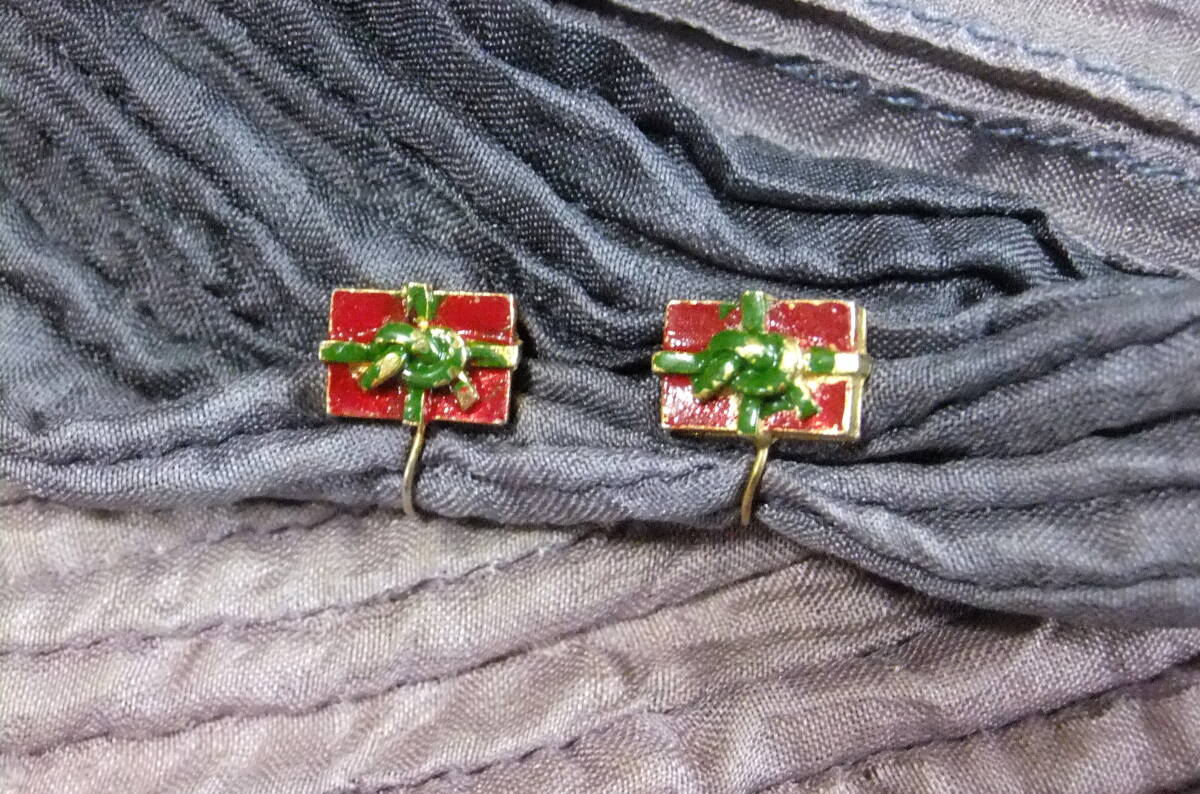 ヴィンテージ:小さなプレゼントボックスのイヤリング 1-13 拍卖