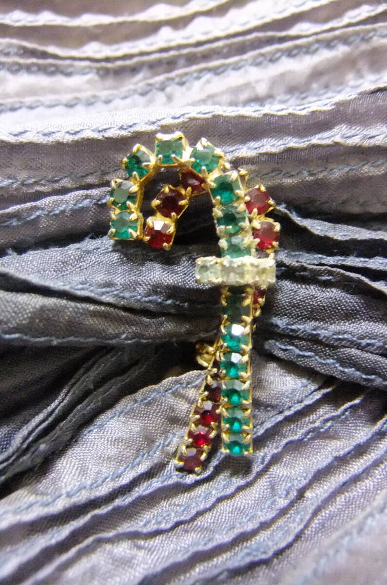 ヴィンテージ:カラーストーン、2本のスティックブローチ 1-85拍卖