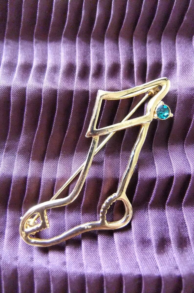 ヴィンテージ:グリーンストーン、靴下のブローチ 2-89拍卖