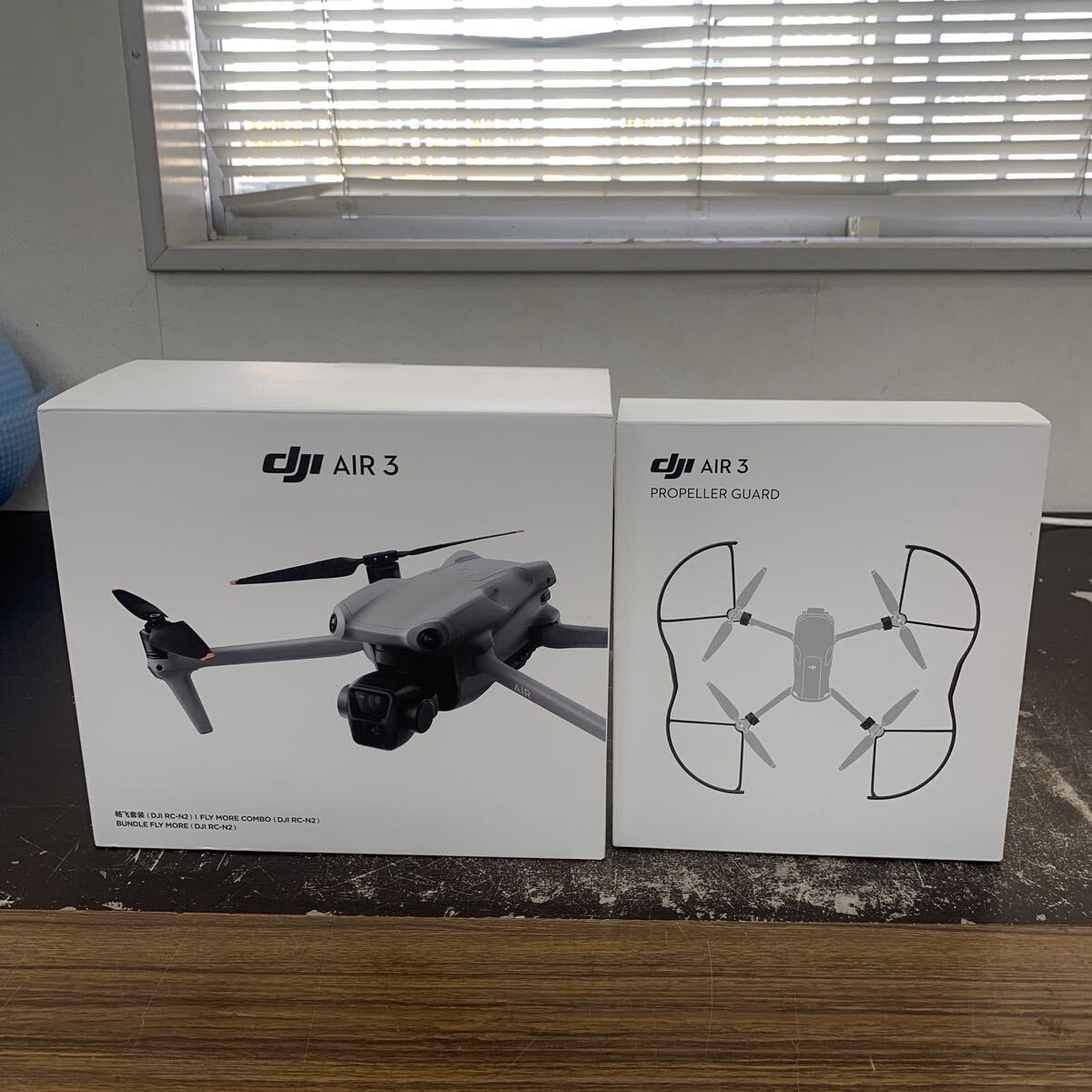 現状品 DJI Air 3 FLY MORE COMBO ドローン RC-N2 2023年 拍卖