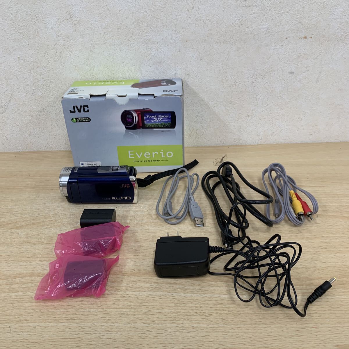 中古品 JVCケンウッド エブリオ Everio ハイビジョンメモリームービー GZ-E600 ブルー 2013年製 ビデオカメラ拍卖