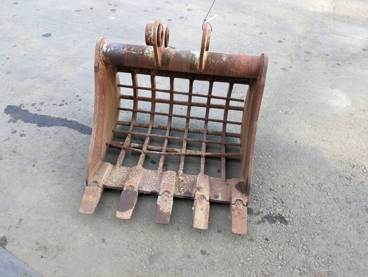 バケット スケルトン  ■アーム幅: 150mm  ■ピン径: 60.5mm (中古)【茨城県坂東市発】250930003拍卖