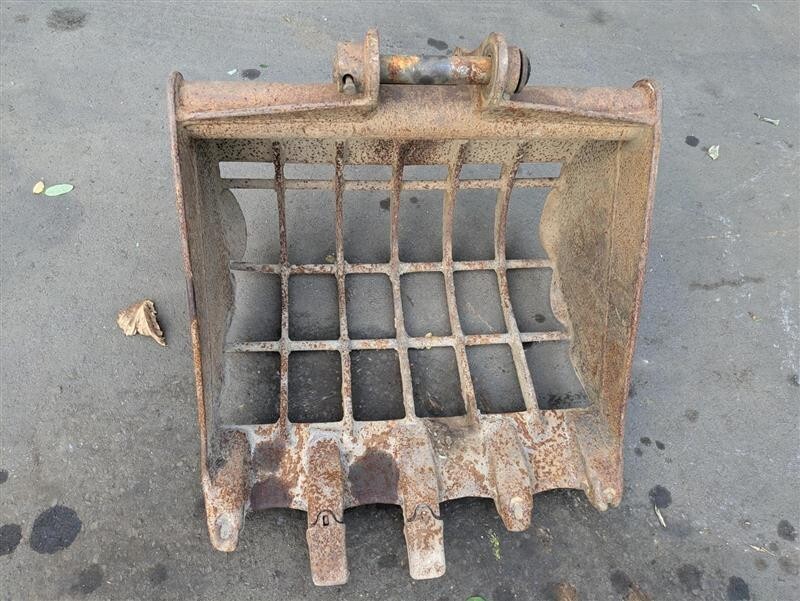 バケット スケルトン  ■アーム幅: 150mm  ■ピン径: 36.4mm (中古)【茨城県坂東市発】251006001拍卖