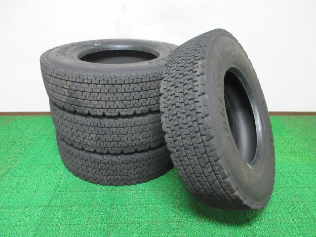 M961【条件付 送料無料】225/80R17.5 123/122 超溝高 8~8.5分山 ブリヂストン スタッドレス W900 z 2022年製 4本 激安 中型 4トン トラック拍卖
