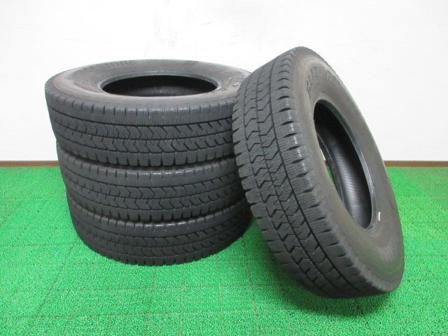 Q473【条件付 送料無料】205/85R16 117/115 超溝高 8.5分山 ブリヂストン スタッドレス W989 23年製 4本 激安 中型 2トン トラック エルフ拍卖