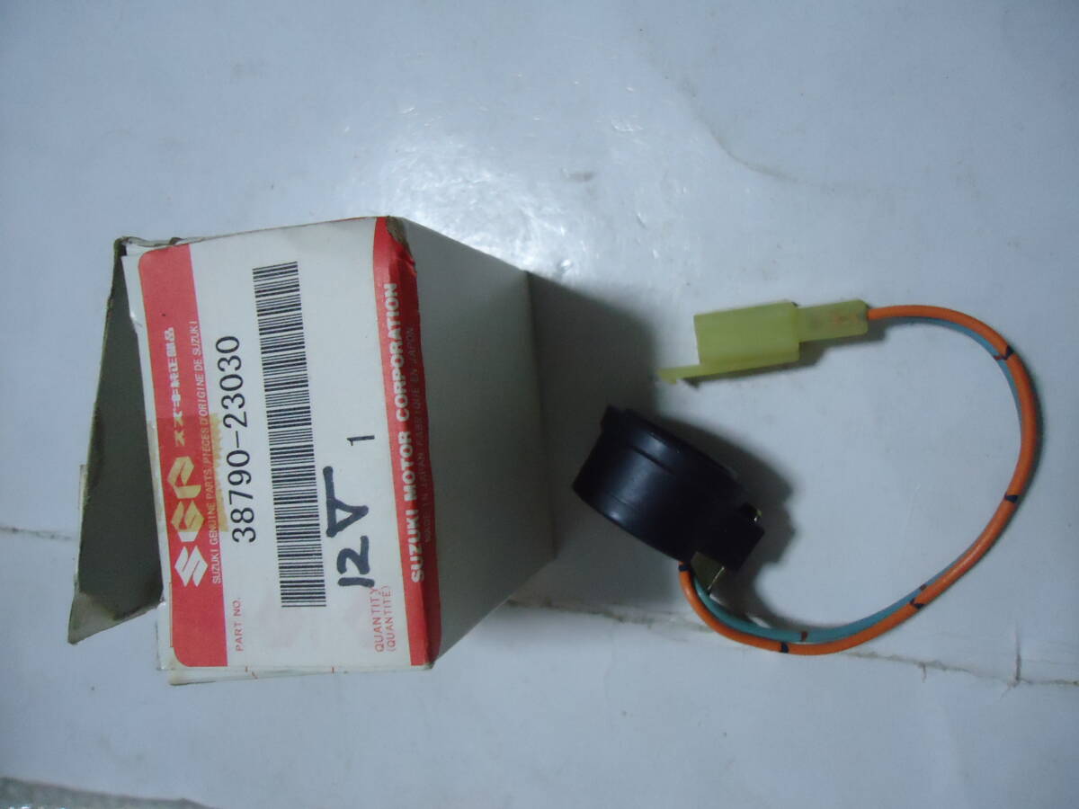 SUZUKI K50 スズキ 純正 未使用 ウインカーブザー 38790-23002 ターンシグナルブザー 12V 希少! 貴重 レア SUZUKI 旧車 当時物 拍卖