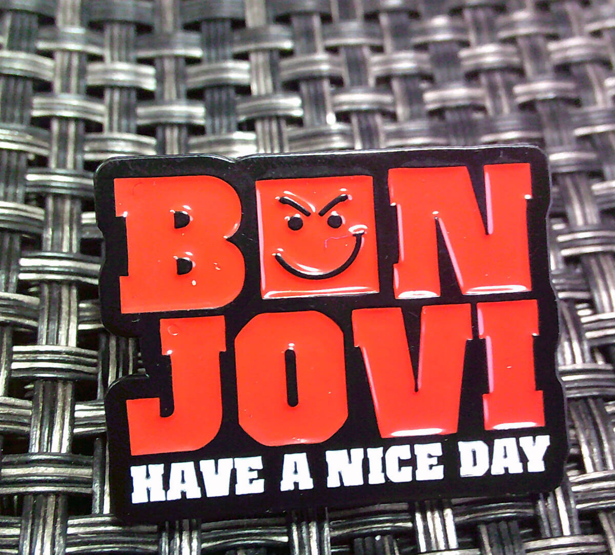 《黒赤BJ萌英語》激渋■新品『BON JOVI 』 ボン・ジョヴィ■ミュージック 音楽 楽器 仲間 ◇激シブ■アメリカ■ ピンバッジ バッチ拍卖