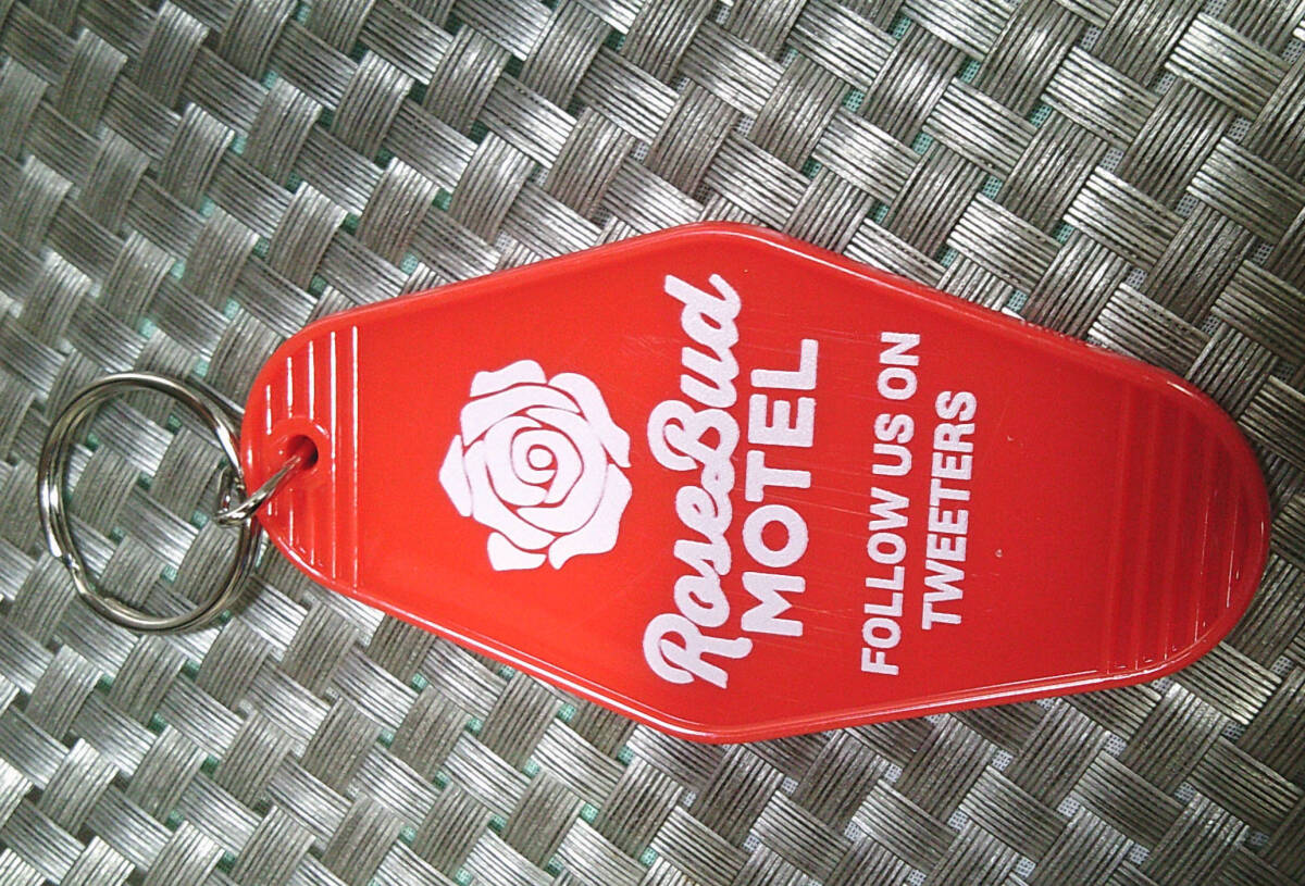 《薔薇柄RM赤札USホテル》■新品『Rosebud Motel ローズバッド モーテル』 プラスチック製 キーホルダー ■ホテル モーテル 拍卖