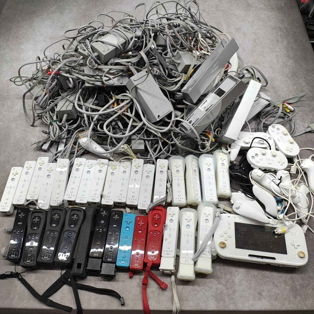 Wii WiiU 任天堂 本体 1 リモコン 29 Nintendo コントローラー 周辺機器 ヌンチャク ニンテンドー まとめ ジャンク 約17kg拍卖