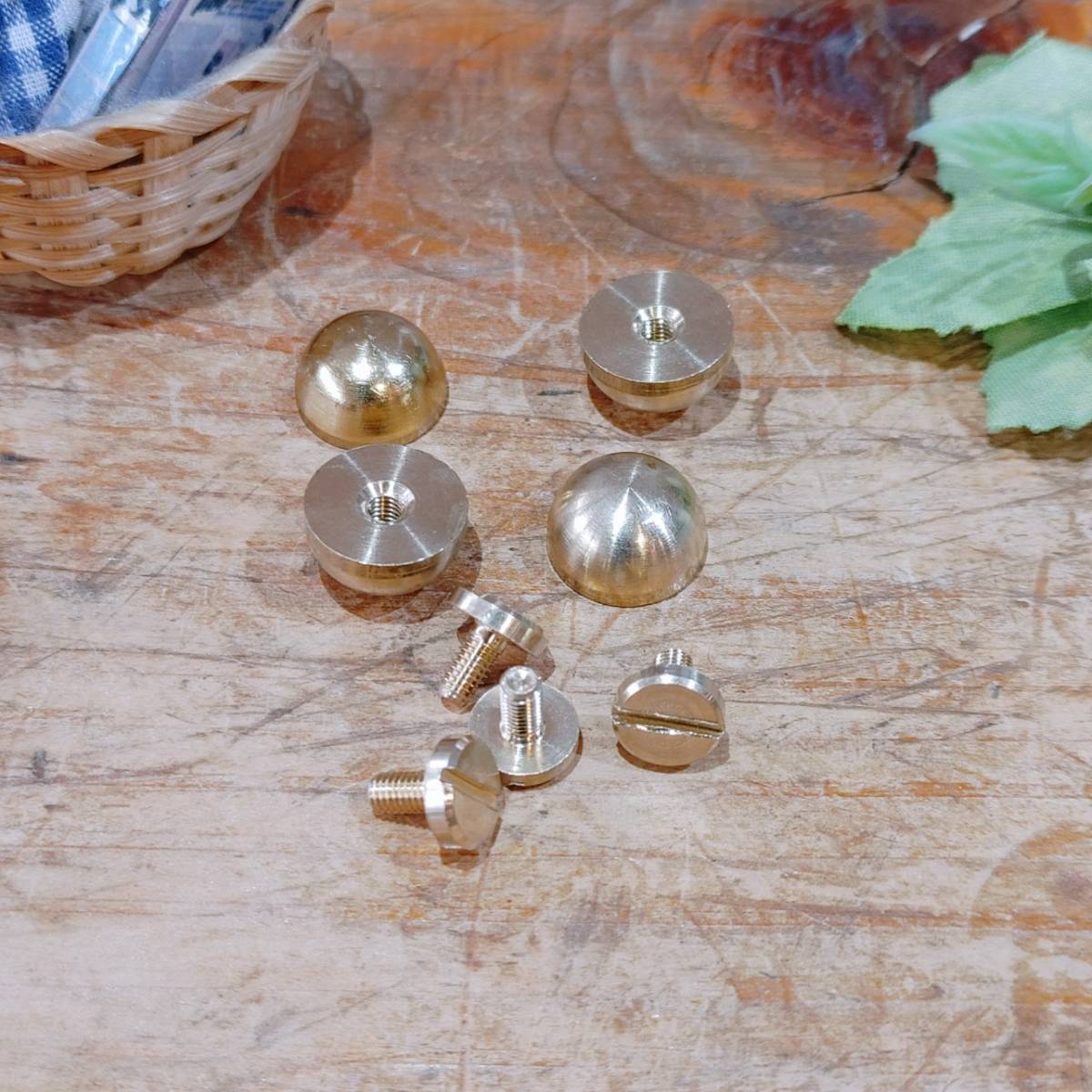 レザークラフト 真鍮 Brass ネジ式 底鋲 4個入りセット タイプA 大拍卖