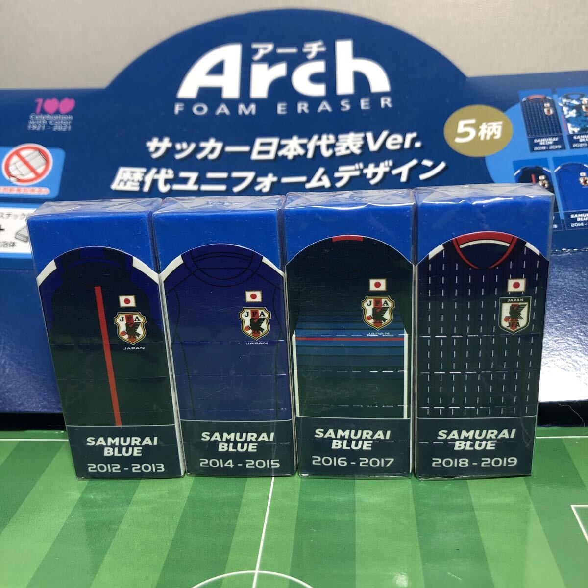 サクラクレパス アーチ消しゴム サッカー日本代表ver 歴代ユニフォームデザイン 4種4個セット(2012~2019)拍卖