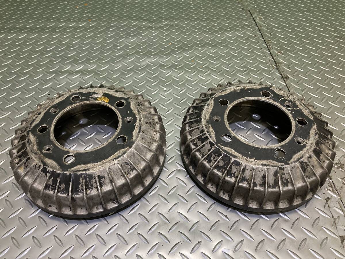 ミツビシ ジープ J54 S50年 4DR5 4WD フロントブレーキドラム ドラムブレーキ フロントドラム 左右セット 管27271拍卖