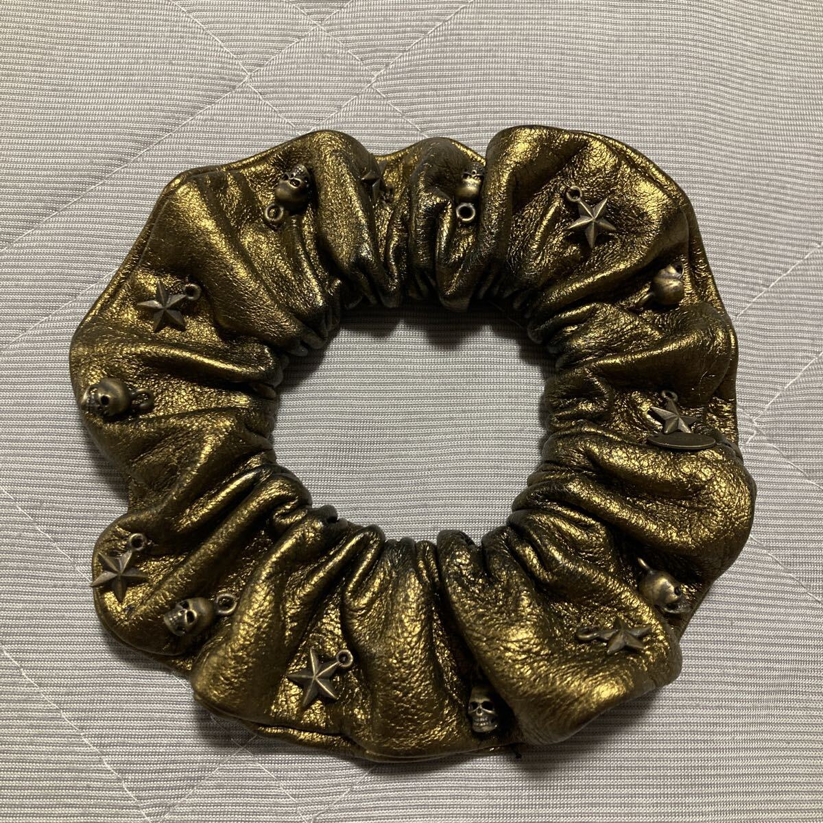 ヒステリックグラマー スカル & スター チャーム 本革 レザー シュシュ ヘアゴム ヘアアクセサリー 髪飾り 髪留め ドクロ ゴールド拍卖