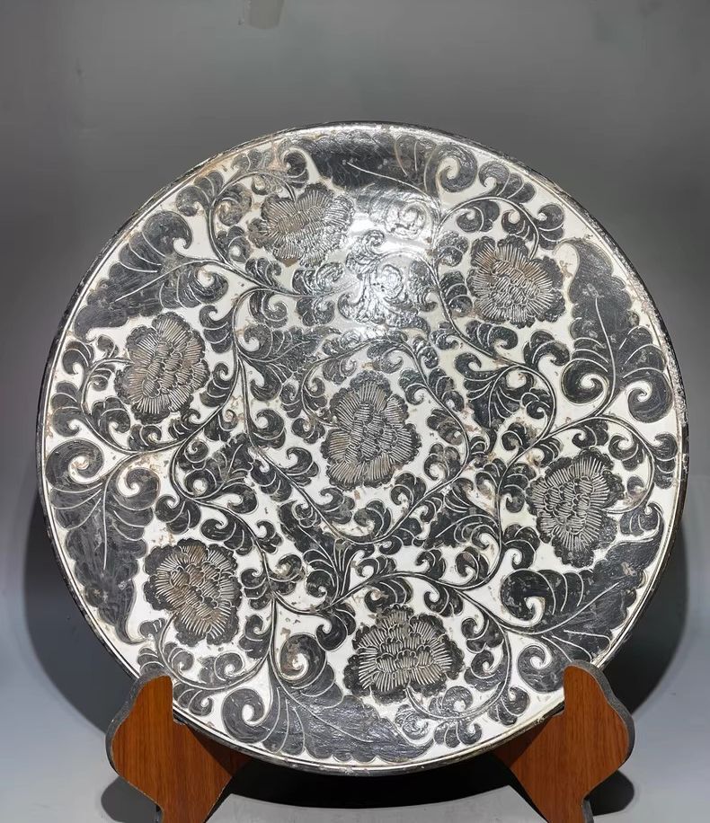 ●宋時代 磁州窯 刻花 飾皿 唐物 陶磁器 骨董品 中国美術●拍卖