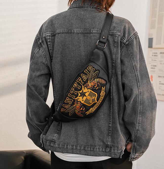 新入荷メンズバッグ 希少軽量実用 上質レザー メンズ ショルダー ボディバッグ拍卖