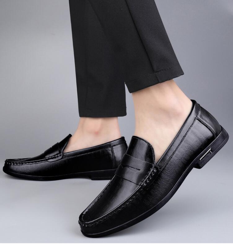 上質黒 サイズ40【新品未使用】 英国風レザーシューズ ドライビングシューズ ビジネス 軽量 防滑 紳士靴 通気グ拍卖