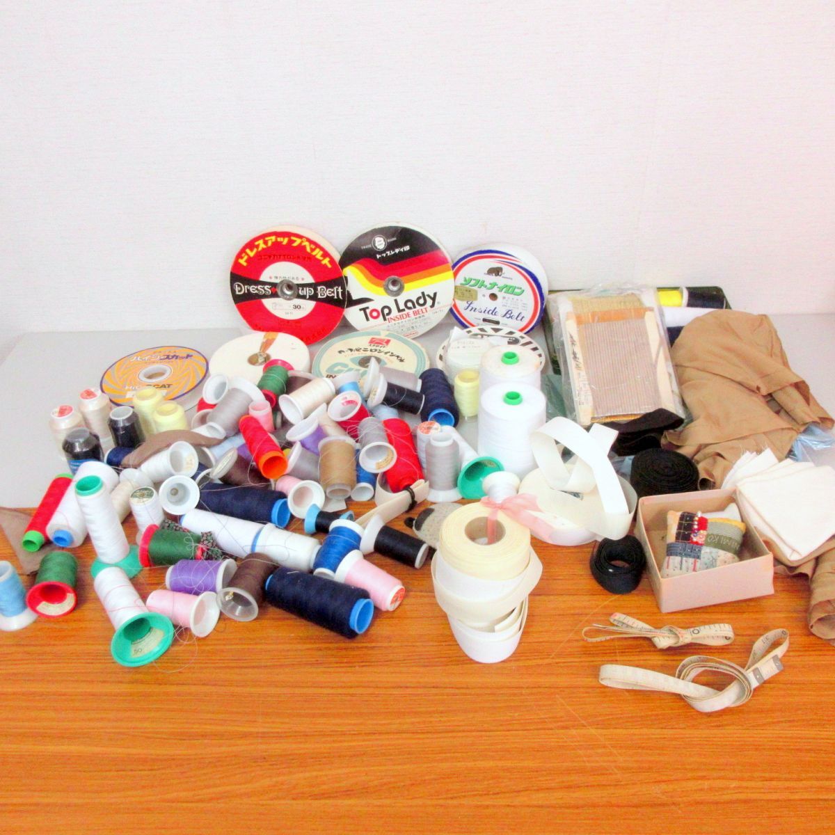 現状品 裁縫 手芸 道具 まとめ売り 大量セット ミシン糸 手縫い糸 FUJIX スパンロック ハイスパン ソフトナール ソーイング ゴム/ガ1027-2拍卖