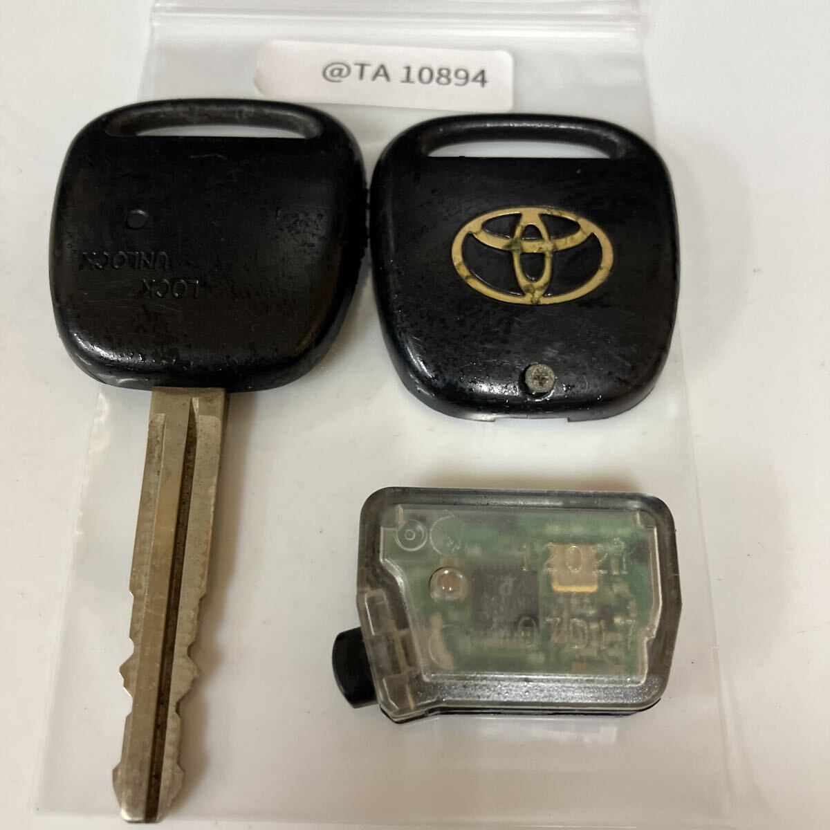 @TA10894 トヨタ 基盤12021 純正 キーレス リモコン ノア  ヴォクシー シエンタ クルーガー イプサム RAV4等 1ボタン拍卖