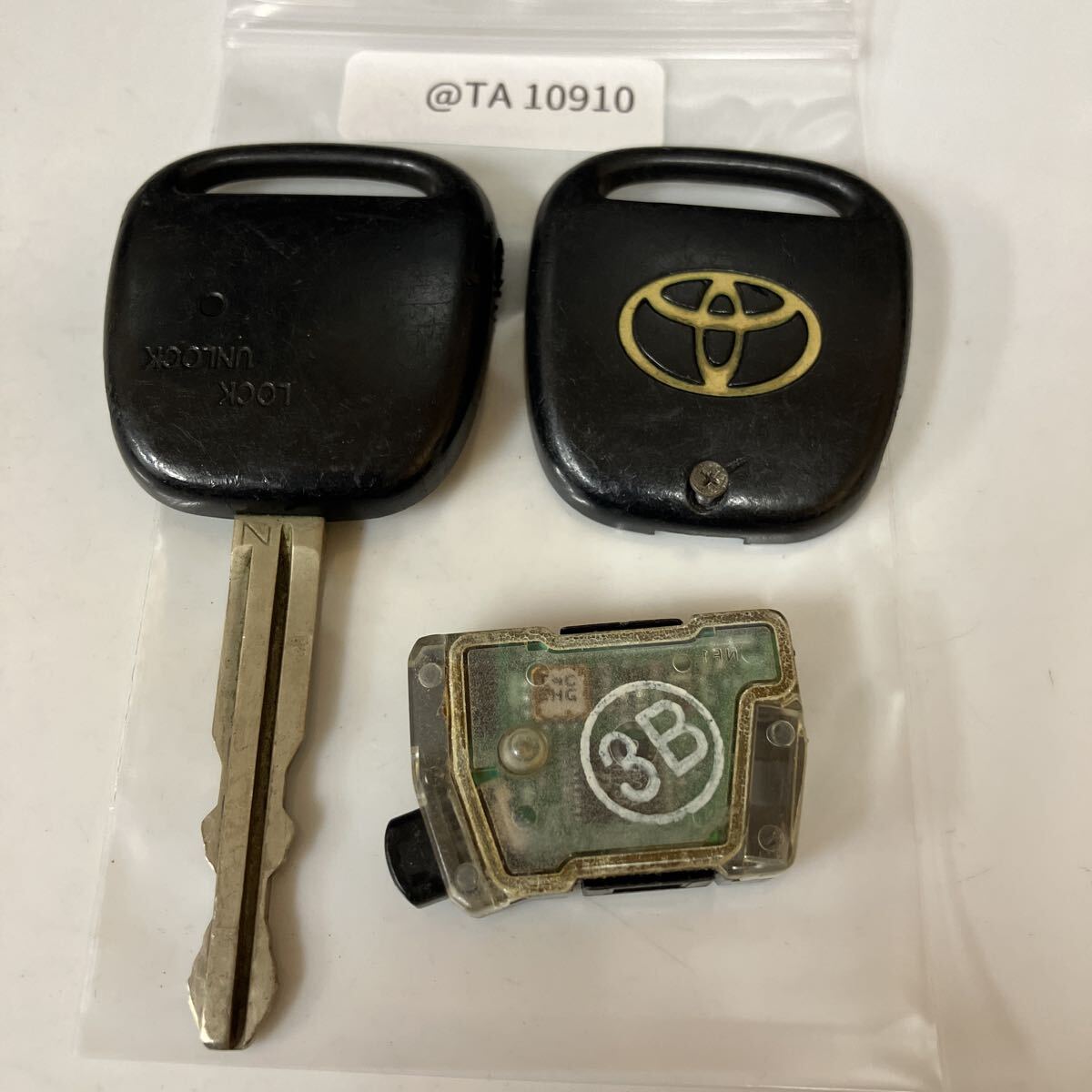 @TA10910 トヨタ 点灯あり 純正 キーレス リモコン ノア ヴォクシー シエンタ クルーガー イプサム RAV4等 1ボタン拍卖