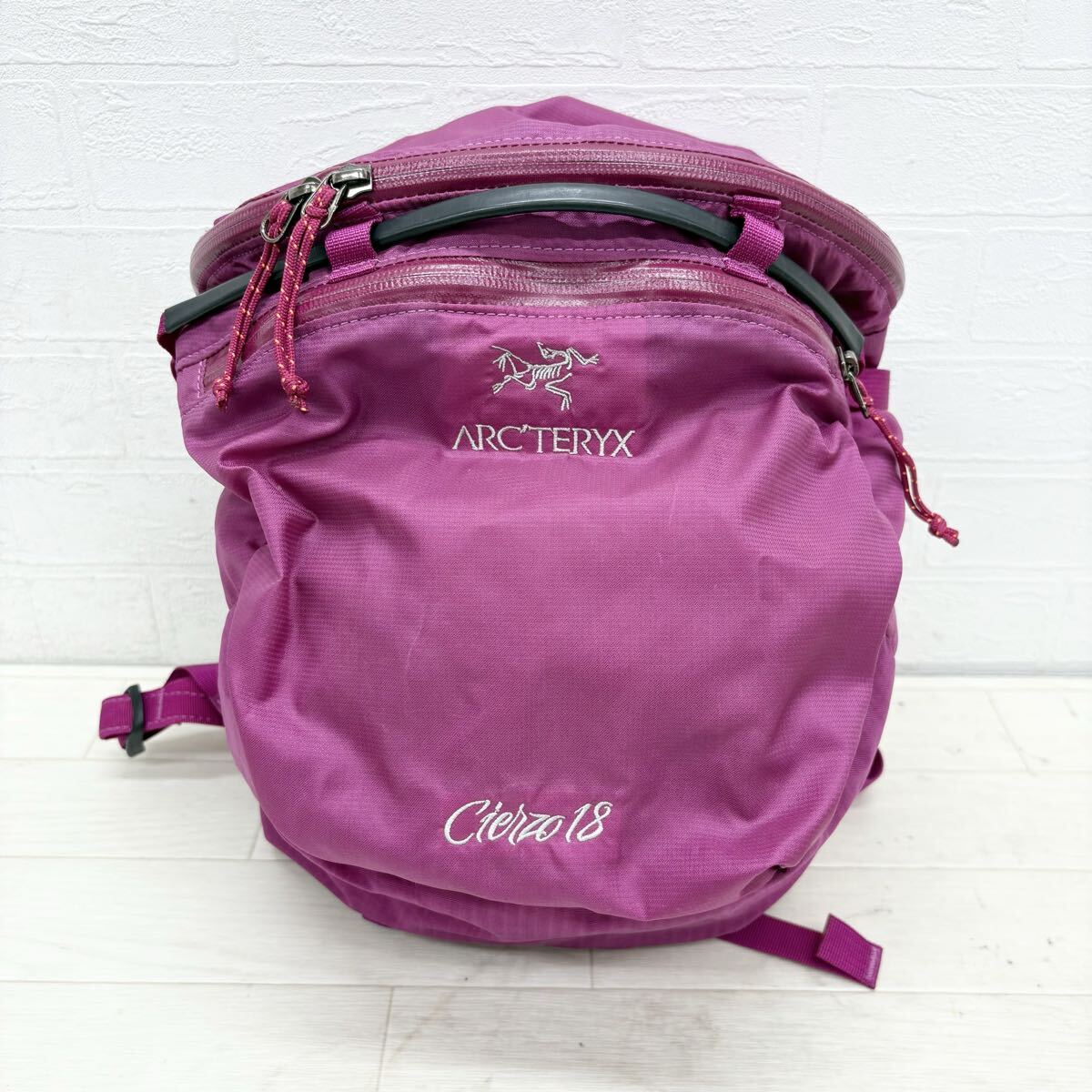 1808〓 ARC'TERYX Cierzo18 アークテリクス リュックサック レディース マゼンタ 鞄 背負い鞄 バックパック デイパック アウトドア拍卖