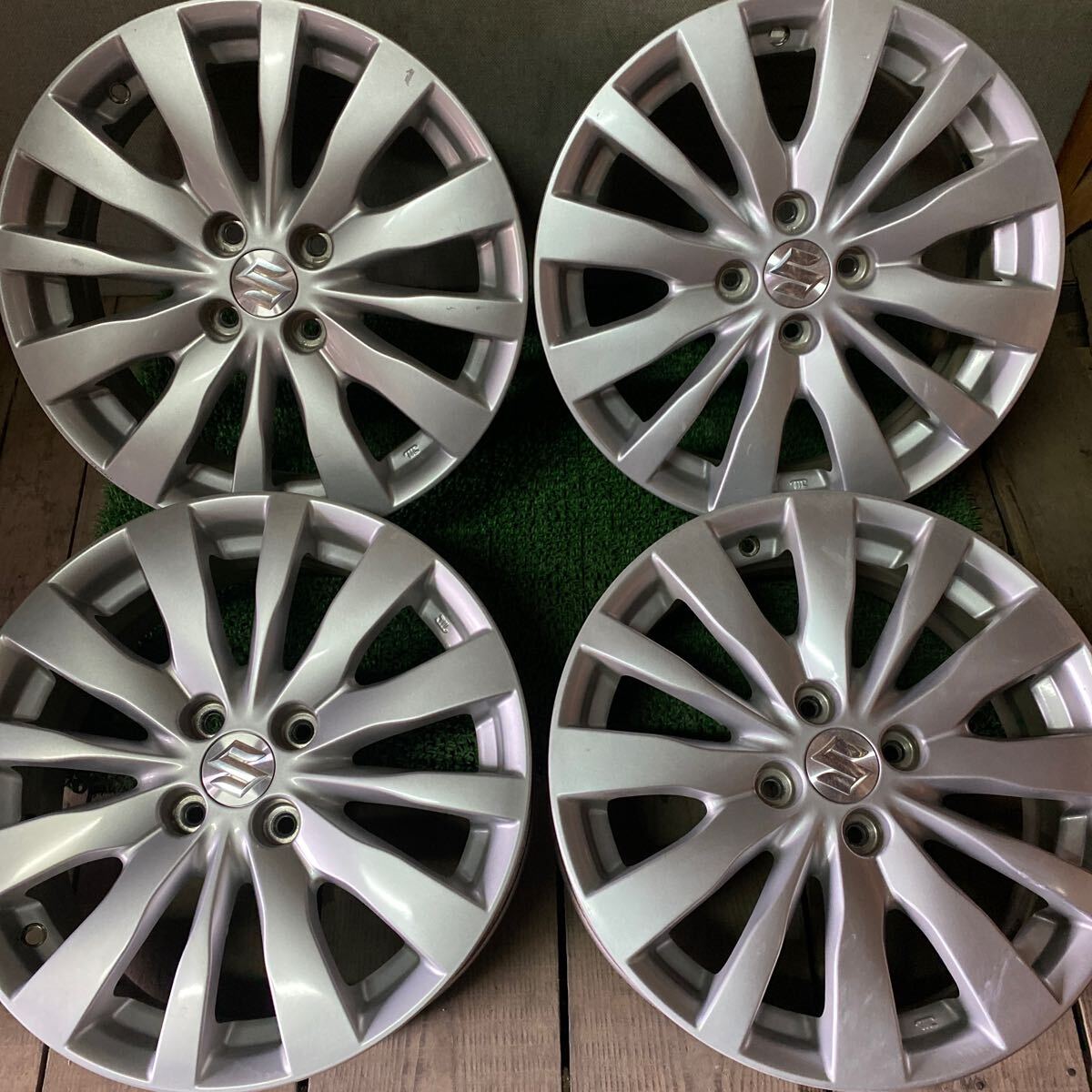 スズキ SUZUKI純正ホイール スイフト バレーノ 16インチ 16×6J OFF;+45 PCD;100-4H ハブ径;約54mm 少し傷あり 沖縄離島発送不可 拍卖