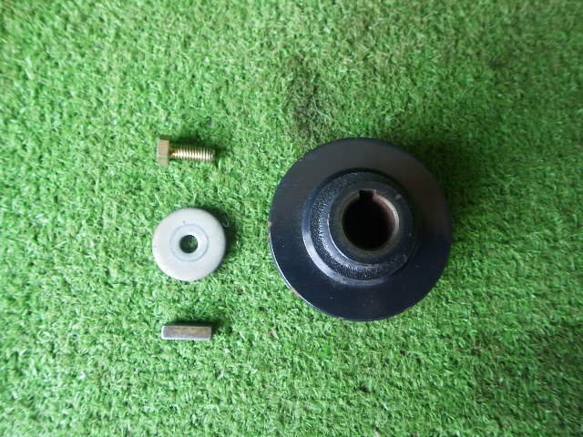 Vプーリー Aベルト 1本掛 外径60mm 軸15mm キー/ボルト付拍卖