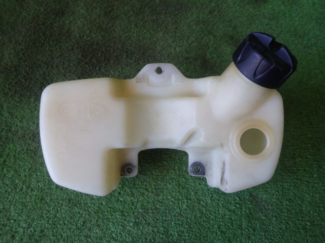 ゼノア 刈払い機【燃料タンク】TRZ260ST GZ26 リョービ拍卖