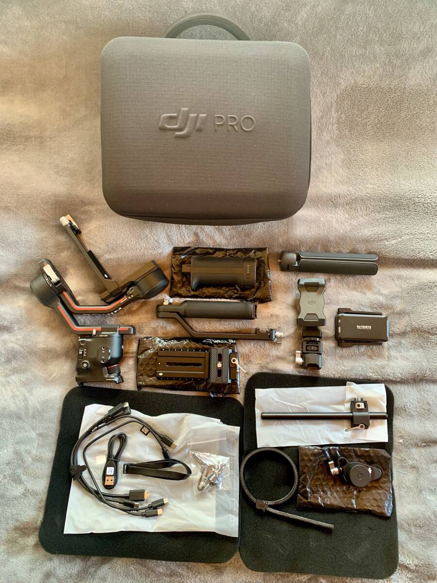極美品 DJI RS3 COMBO コンボ + RAVENEYE+おまけDJI RS スマートフォンホルダー 送料無料拍卖