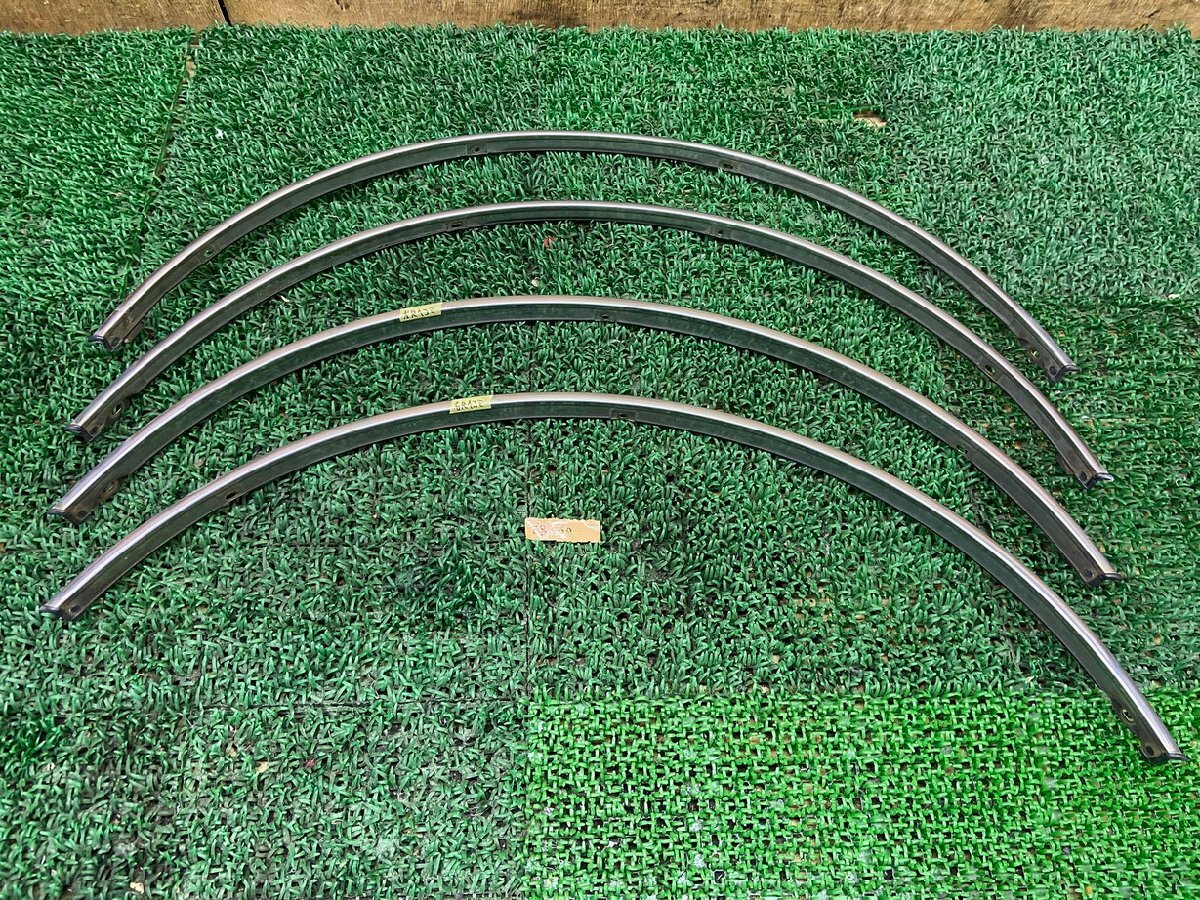 Z8-60 C S63 MZ20 ソアラ 3.0GT フェンダーアーチモール 1台分拍卖