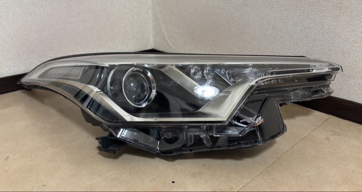 CHR 前期 ZYX10/NGX50/NGX10 C-HR右ライト ハロゲン KOITO 10-99拍卖