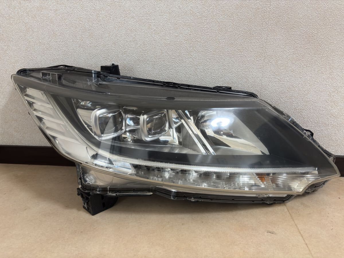 オデッセイ アブソルート RC1 右 ヘッドライト LED 100-18076 33100-T6A-J01 A051拍卖
