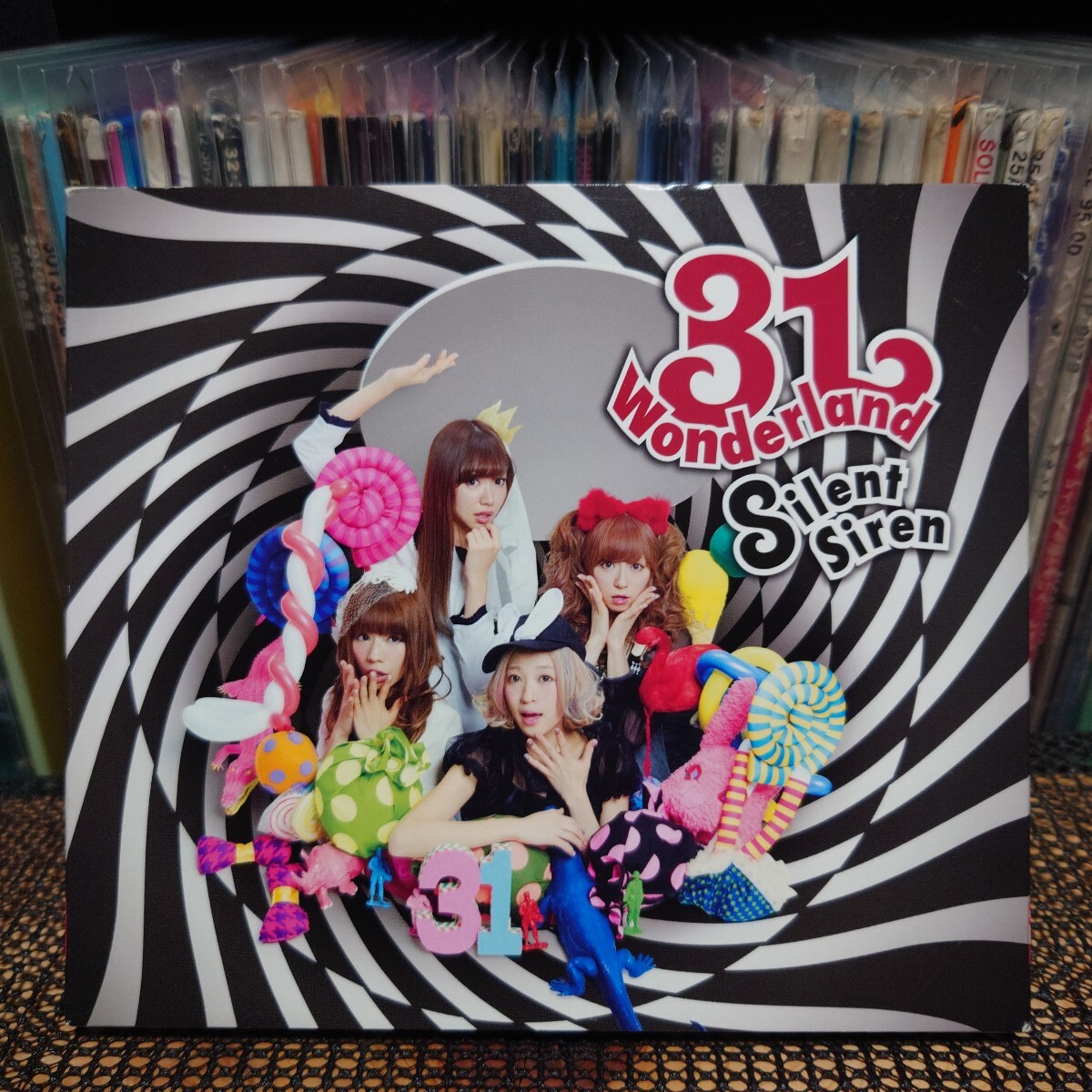 Silent Siren『31 Wonderland/31 ワンダーランド』箱・DVD付き 2枚組・山内あいなブロマイド付き/すぅ あいにゃん ゆかるん ひなんちゅ拍卖