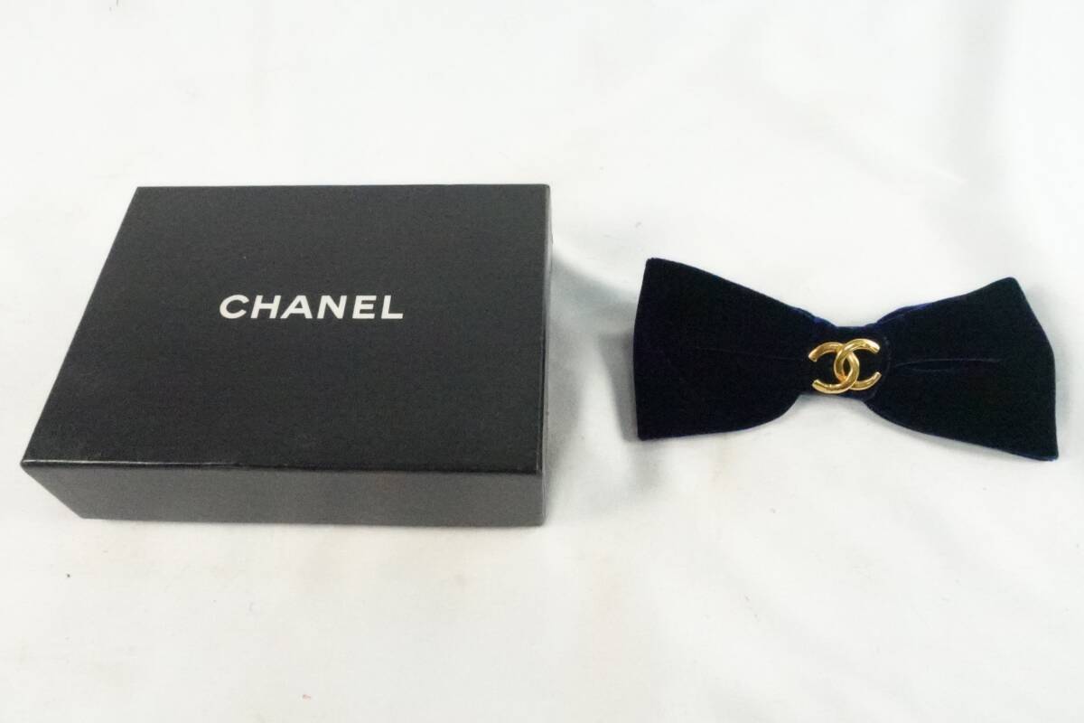 CHANEL シャネル リボンバレッタ 紺系 小物 ココマーク アクセサリー ベロア 箱付き拍卖
