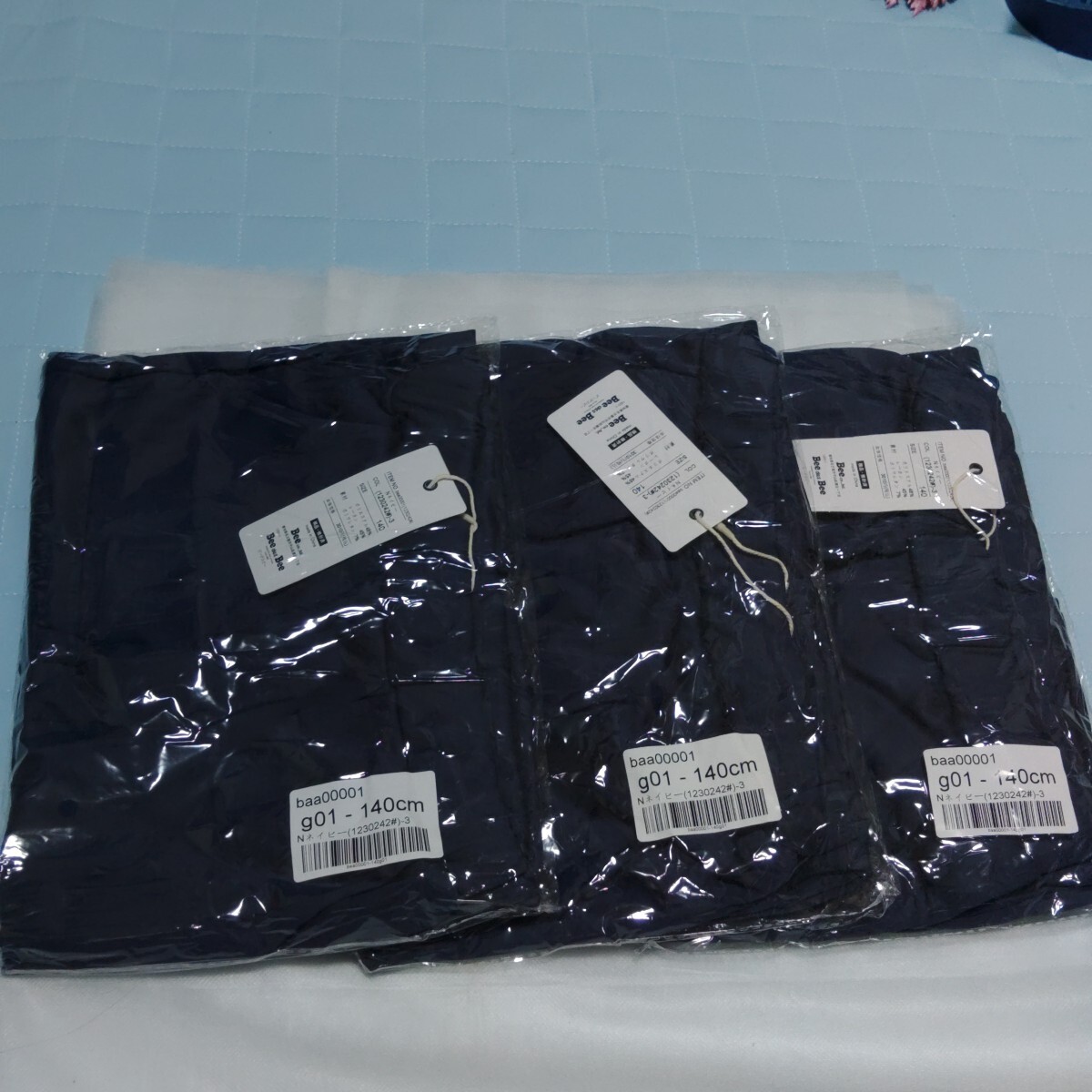 1枚定価3010円 新品 未使用 未開封 Bee des Bee パンツ 140 ネイビー系  3セット拍卖