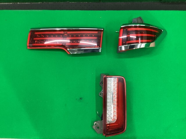 エルグランド DBA-PNE52 右テールランプ 社外品,LED,3点セット拍卖