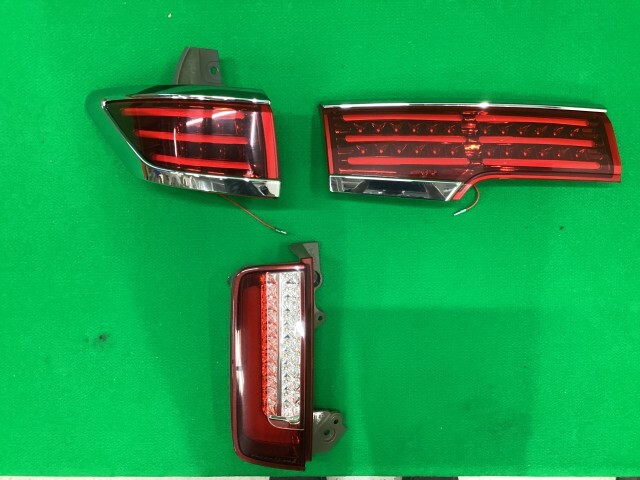 エルグランド DBA-PNE52 左テールランプ 社外品,LED,3点セット拍卖