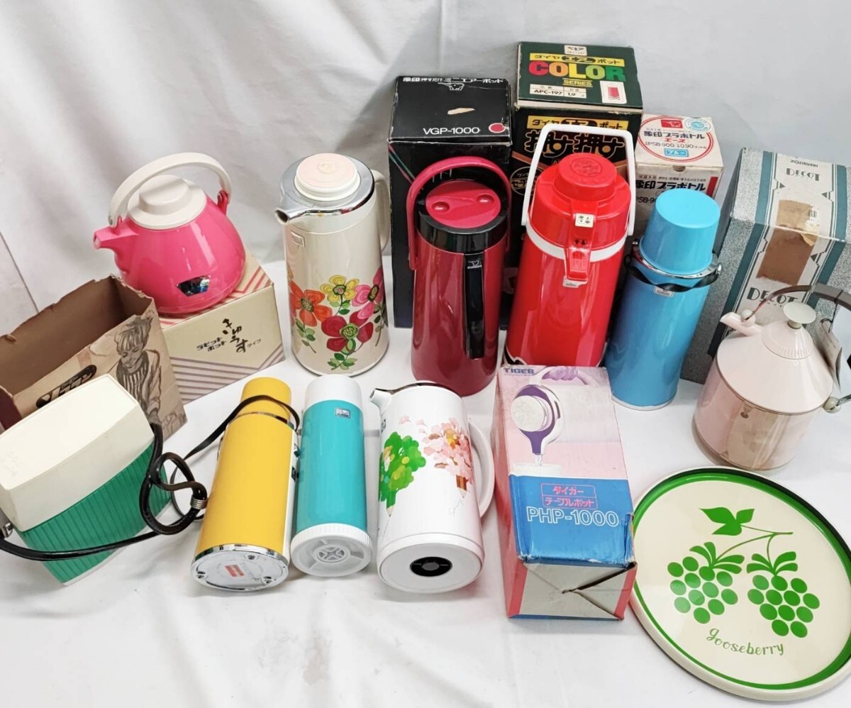 昭和レトロ 水筒 など まとめ 象印 タイガー キッチン用品 アンティーク オールド ヴィンテージ ポット プラボトル 急須 (1016)拍卖