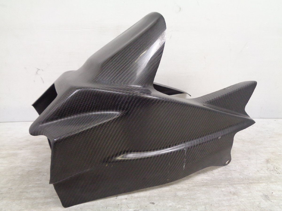 GSX1300R 隼 ハヤブサ GW71A 03-07 A-tech エーテック ブラックダイアモンド 綾織り カーボン リアフェンダー インナー 良品【G829】拍卖