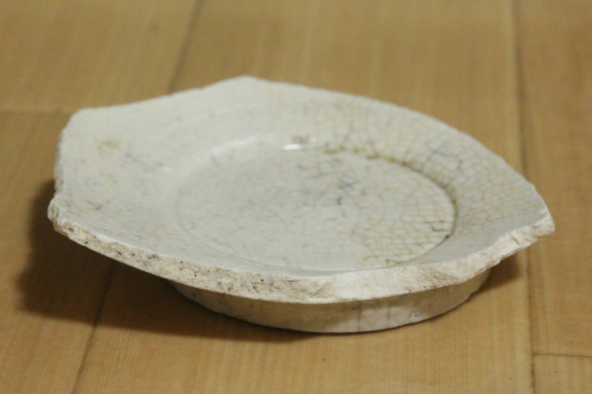 買い出し唐物 中国古玩 古美術品 元明時期 希少青磁陶片 永楽宣徳 月白釉 官窯哥窯高台底足 時代物 古董品 骨董 旧家蔵出拍卖