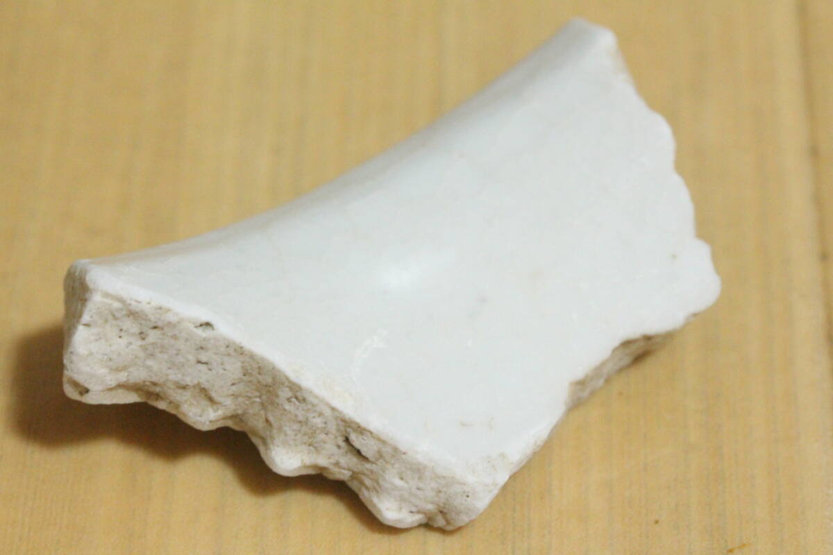 中国古玩 時代物 古董品 骨董古美術品 買い出し唐物 明時期 希少珍品哥釉青磁陶片 永楽宣徳 貫入青磁月白釉哥窯残欠 陶片 旧家蔵出拍卖