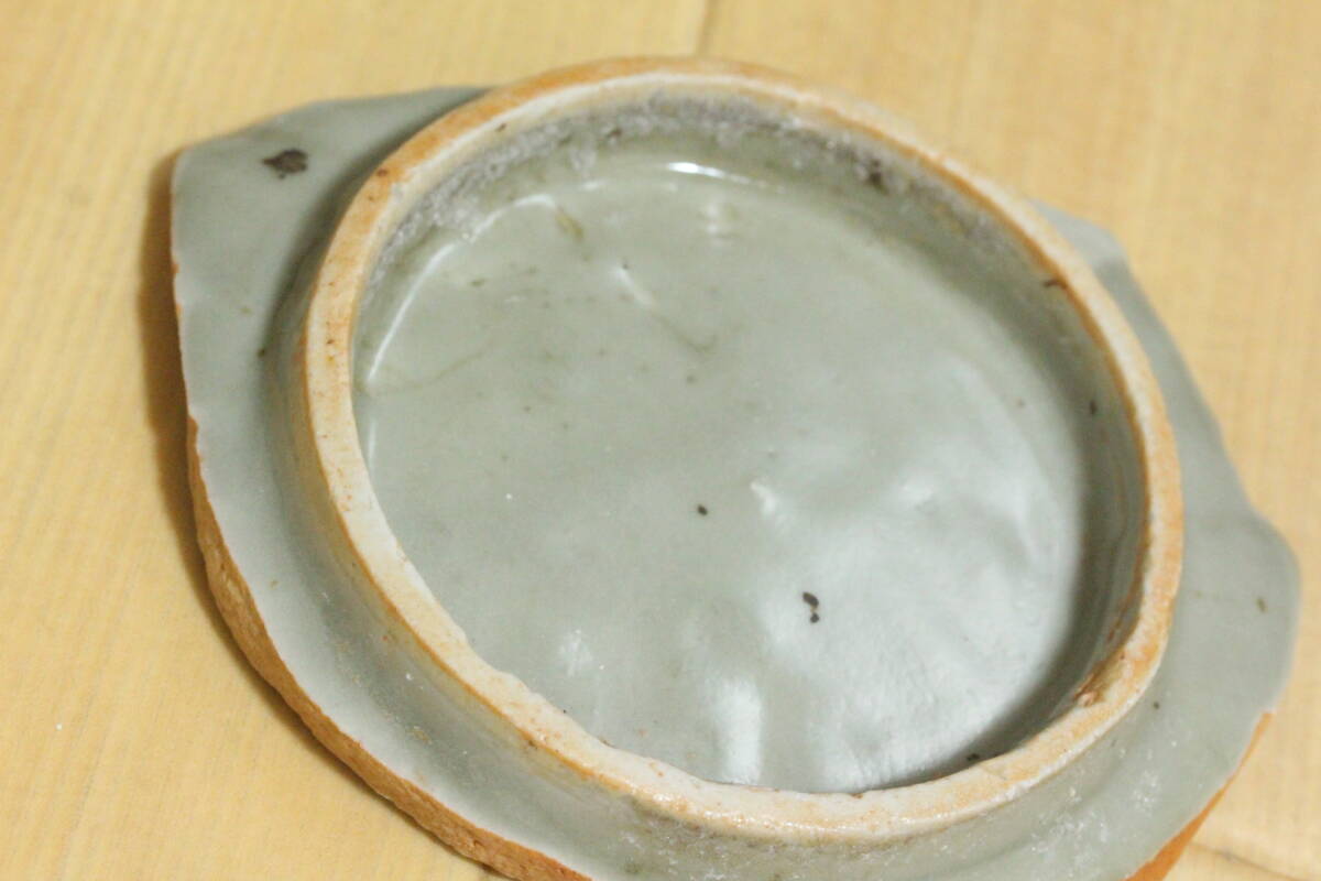 買い出し唐物 古董品 骨董 旧家蔵出 中国古玩 古美術品 元時期 希少双魚紋青磁皿陶片 梅子青釉 龍泉窯窯高台底足残欠 陶片 時代物 拍卖