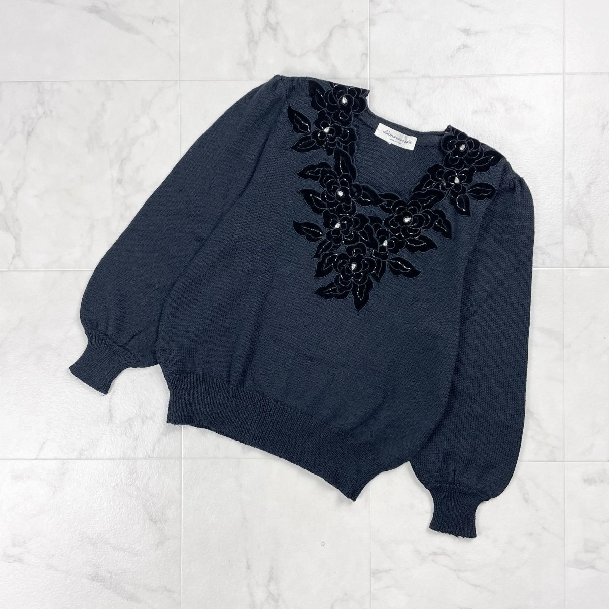 美品 Danarosa piu ダナロサピゥ ベロアフラワービジューニット セーター トップス イタリア製 レディース ブラック 黒 サイズ42*GD988拍卖