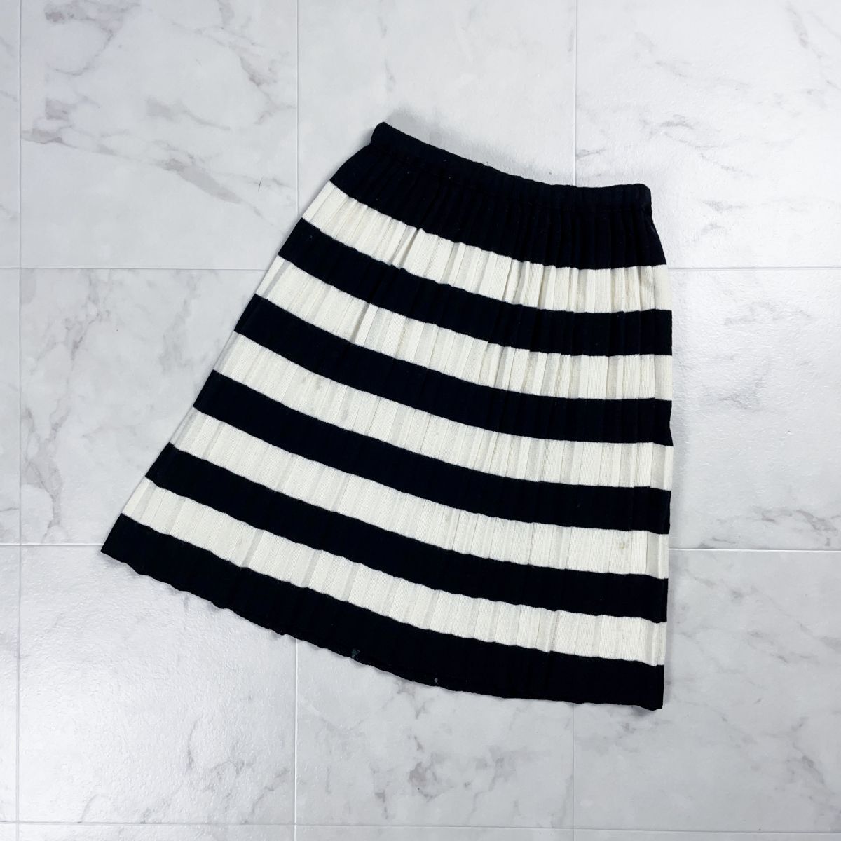 Le minor ルミノア ウール混 プリーツボーダーニットスカート膝丈 裏地なし フランス製 モノトーン サイズ2*GD1063拍卖
